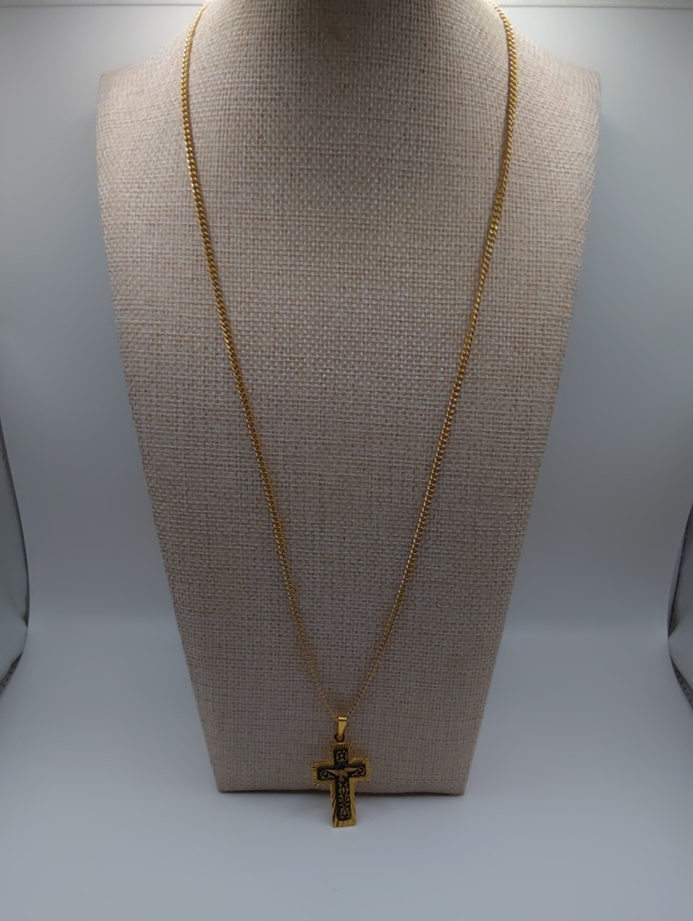 Damascene Cross On A 12k GF Chain - Picture 6 of 6